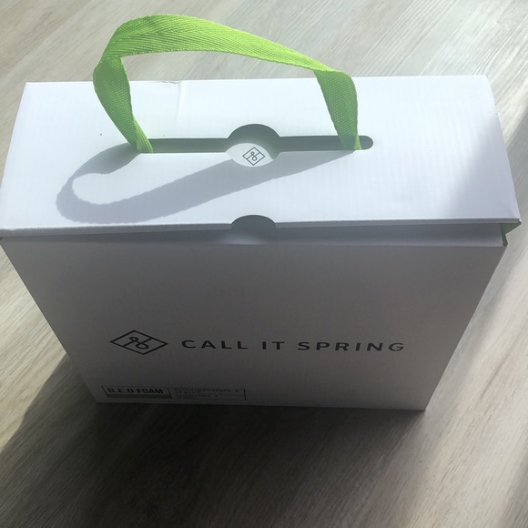 Sz 8-Silver “ Gretchen” heels - Picture 7 of 7